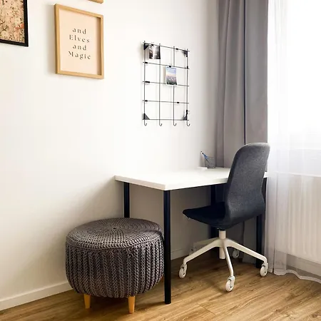 아파트 Apartament Zakladowa 13 *